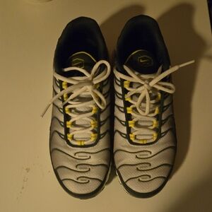 Nike Airmax Men's White and Yellow Athletic Sneakers